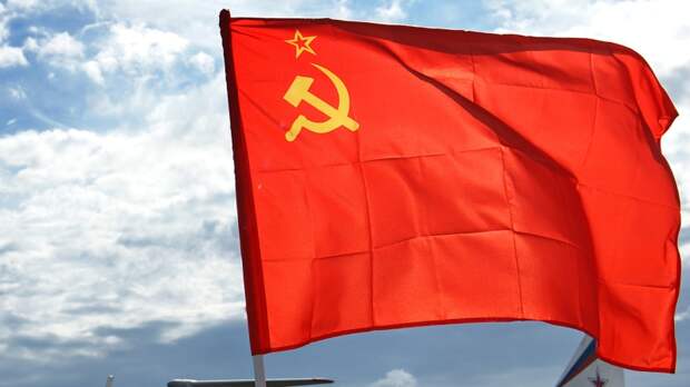 Зюганов есть, коммунизма нет: о «денежных мешках» и перспективах КПРФ