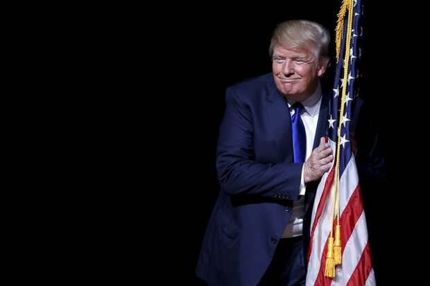 Трамп: "Лучше будьте осторожнее с Путиным, хорошо? У него ядерное оружие новейшее, а наше старое и изношенное!" Трамп: "Лучше будьте осторожнее с Путиным, хорошо? У него ядерное оружие новейшее, а наше старое и изношенное!"