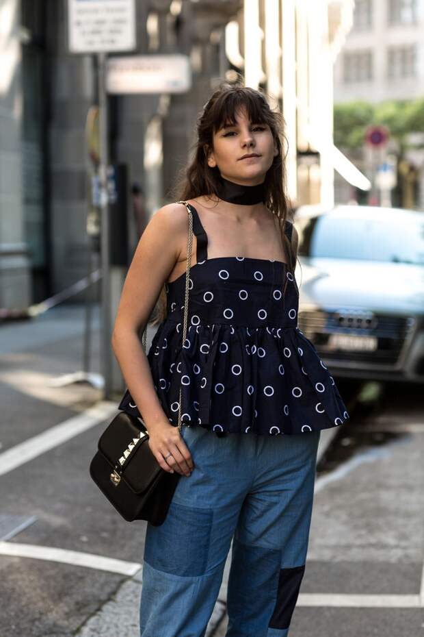 The-Fashion-Fraction-Zurich-City-Casual-Outfit-Inspiration-Summer-Look-2016-Valentino-Rockstud-Lock-Bag-Patchwork-Pants-Swiss-Blogger-Schweizer-Blog-8