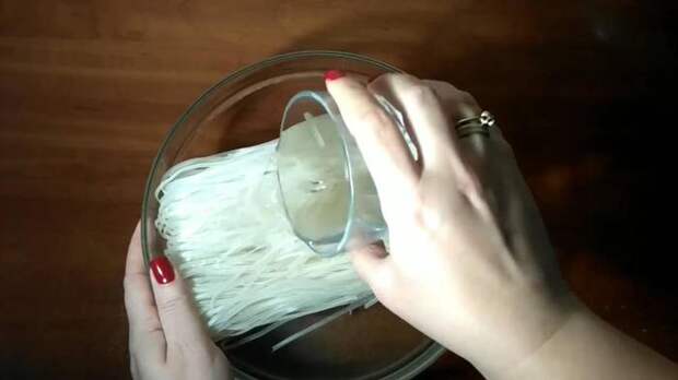Очень вкусная рисовая лапша с овощами. кулинария, видео рецепт, рисовая лапша, с овощами, длин, длиннопост, фотография, видео