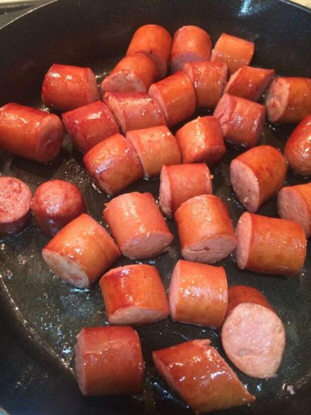Как потушить капусту с сосисками: рецепты с фото