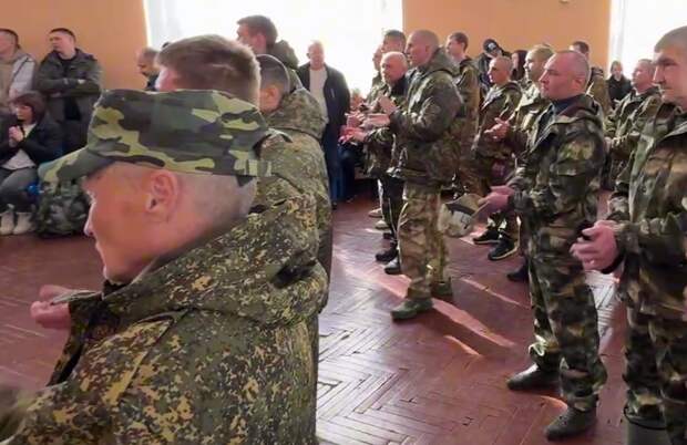 В зону СВО на Украину отправились 35 добровольцев из Владимирской области
