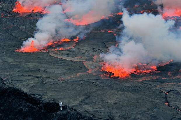 Кратер вулкана Nyiragongo (28 фото)