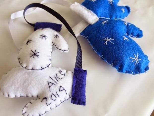 Игрушки на елку из фетра: декоративные рукавички. Как сделать новогодние игрушки из фетра своими руками