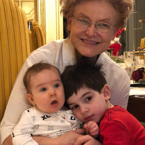 Работает, отказывается от подарков: как живет в США 9-летний внук Елены Малышевой