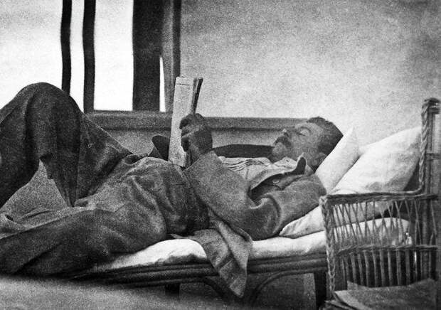 Привычки великих диктаторов. Иосиф Сталин