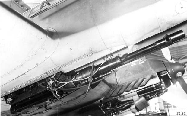 42. Bf-110C-6 с 30-миллиметровой пушкой  Mk101 под фюзеляжем ВОВ 1941-1945, вмв, война
