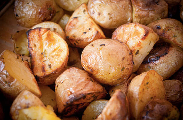 Лучший картофель в духовке, который вы когда-либо пробовали
