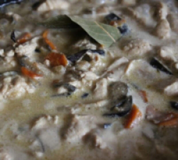 Куриное филе с баклажанами в сметане