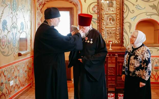 Рязанского священника и его супругу поздравили с золотой свадьбой