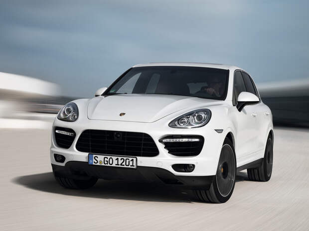 Porsche Cayenne Turbo S. Мощность мотора: 550 л./c.; максимальная скорость: 281 км/ч. (Porsche)