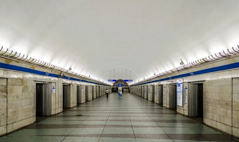 Зачем в Питерском метро станции с дверями? интересно, метро, транспорт