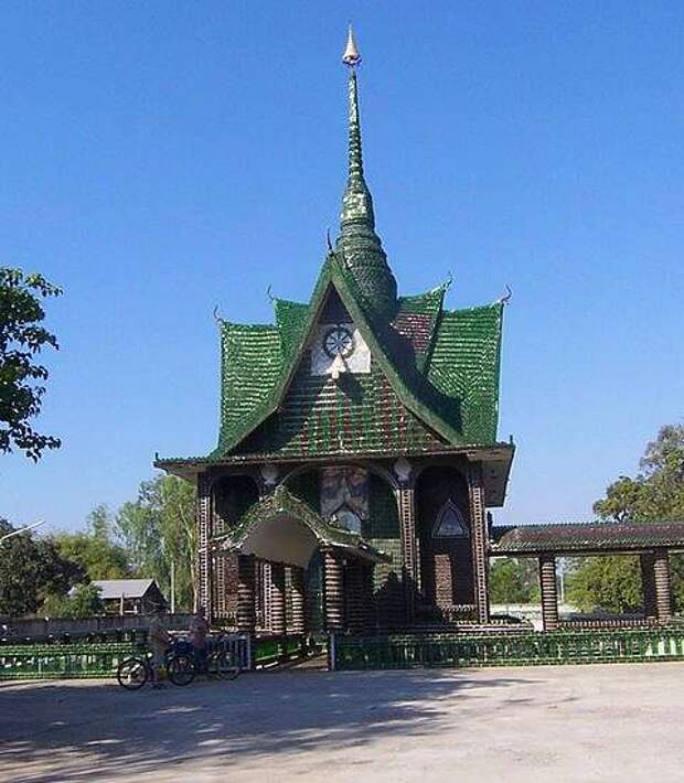 Храм миллиона бутылок. Таиланд