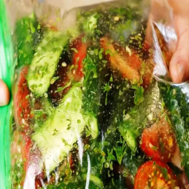 Трясу овощи в обычном пакете: невероятная вкуснятина к мясу на радость всей семье! Готово за 2 часа
