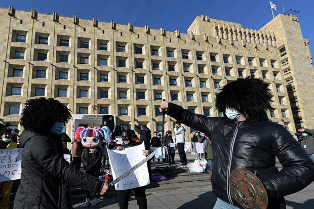 Участники протеста против ограничений, введенных для сдерживания распространения коронавируса в Грузии Участники протеста против ограничений, введенных для сдерживания распространения коронавируса в Грузии - РИА Новости, 1920, 27.01.2021