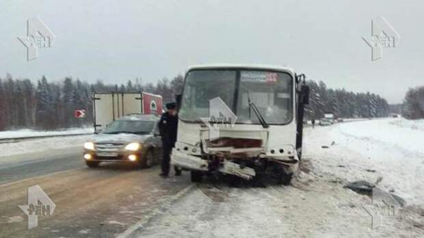 Один человек погиб, трое пострадали в ДТП с автобусом под Ивановом