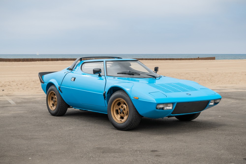 Очень редкий спорткар Lancia Stratos 1975 года выпуска