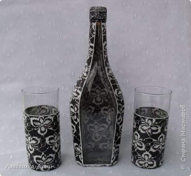 Декор предметов Мастер-класс Роспись Декор посуды с помощью гипюра Бутылки стеклянные Краска Ткань фото 25