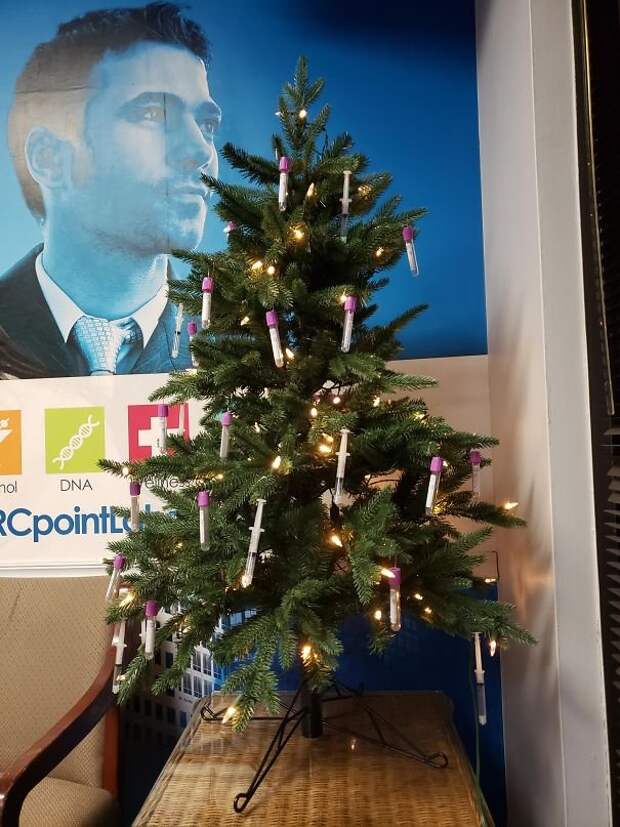 Подборка прикольных рождественских и новогодних ёлок