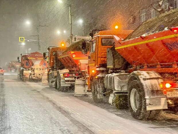 Городские службы Рязани работают в усиленном режиме из-за снегопада