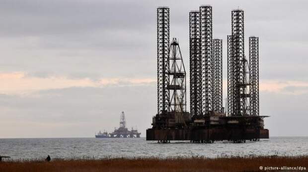 Правозащитники: В Азербайджане на нефтяной платформе погибли 32 человека Правозащитники: В Азербайджане на нефтяной платформе погибли 32 человека