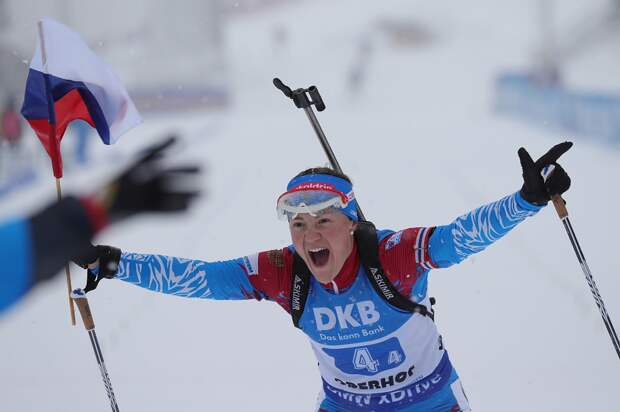 Екатерина Юрлова-Перхт, победа россиянок в женской эстафете в Оберхофе.png
