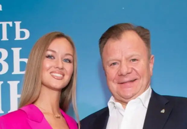 60-летний Игорь Бутман женится на журналистке вдвое моложе себя