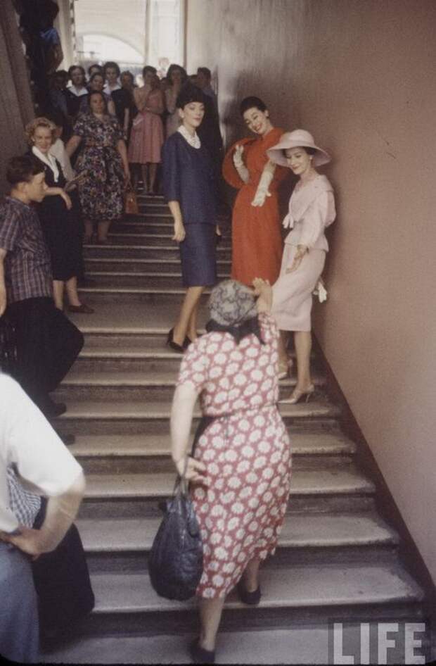 Christian Dior в Москве. 1959 год. (30 фото)