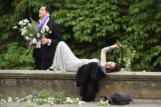 Some students didn't quite make it back to halls in time and couldn't help stopping for a lie-down on the way home