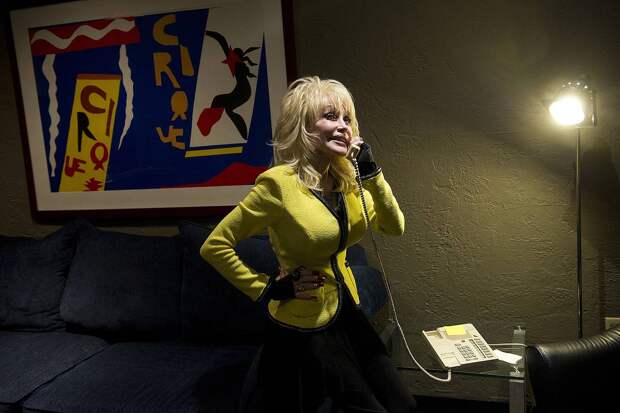 80-летняя популярная певица высказалась о пластике фразой «пережила стольких хирургов!»