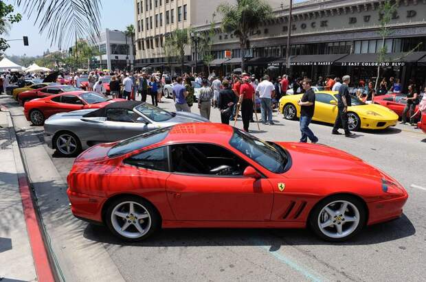 Слет обладателей автомобилей Ferrari в Колорадо (61 фото) Слет обладателей автомобилей Ferrari в Колорадо (61 фото)