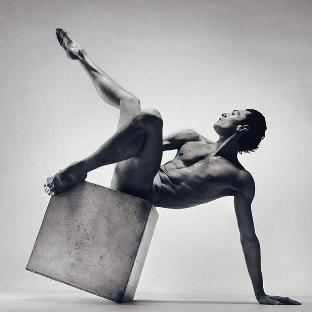 https://static.boredpanda.com/blog/wp-content/uploads/2016/10/dance-photography-vadim-stein-5-580495addeba9__880.jpg