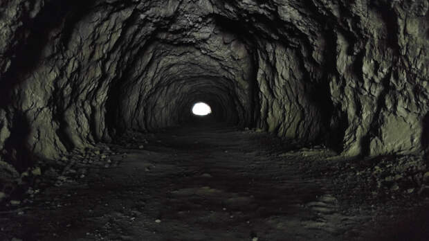 Второе место в категории «Исследователи» досталось 8-летнему фотографу из Болгарии, снявшему свет в конце тоннеля