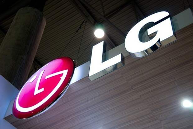 Вывеска LG на стенде