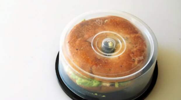 turn-a-cd-spindle-into-a-bagel-carrier