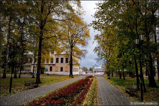 Прогулка по Угличу - парк в древнем Кремле