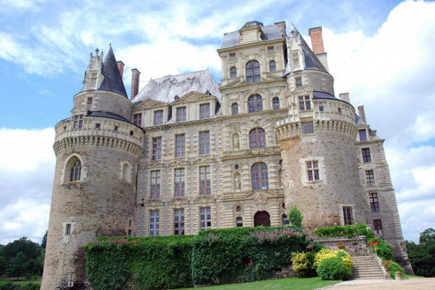Замок Бриссак, Франция