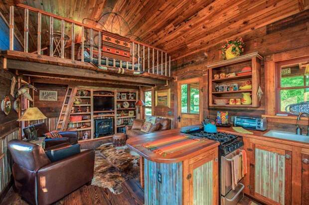 Ковбойский домик в США: Деревянное жилище площадью 31 кв. метр из восстановленных материалов
