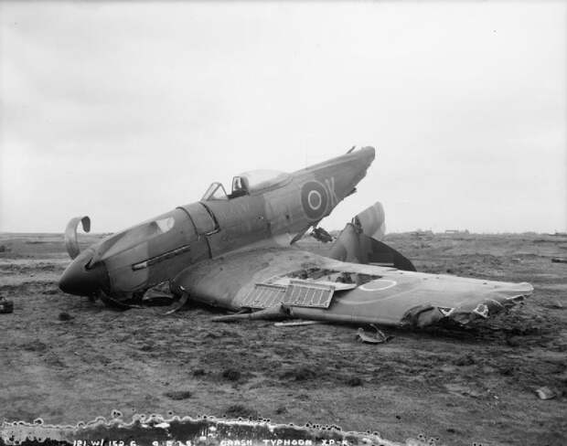 75. Разбитый "Тайфун" из 174-й эскадрильи RAF ВОВ 1941-1945, вмв, война