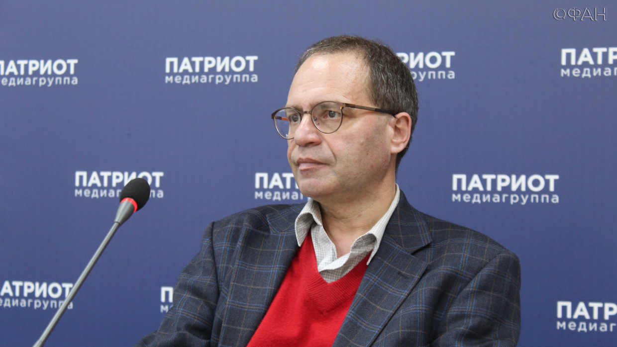 Эксперт назвал ошибку Горбачева, позволившего объединиться Германии Эксперт назвал ошибку Горбачева, позволившего объединиться Германии