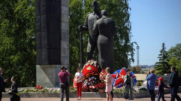 На Мемориале Славы в Барнауле отремонтируют наружное освещение почти за 12 млн рублей