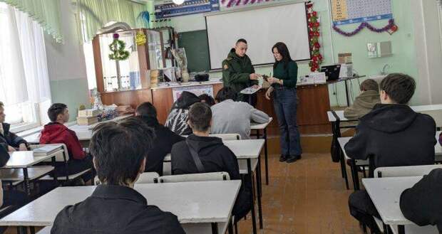 Бөгелмәдә хәрби югары уку йортлары курсантлары белән профориентацион очрашулар узды