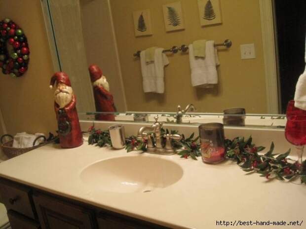nice-Christmas-Decorating-Ideas-Bathroom-with-drop-in-sink-and-towel-bars (550x412, 108Kb)