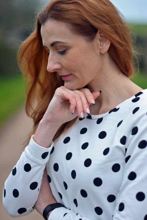 Black & white polka sweatshirt