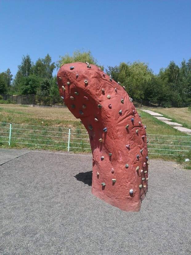 кошмарные игровые площадки для детей (5)