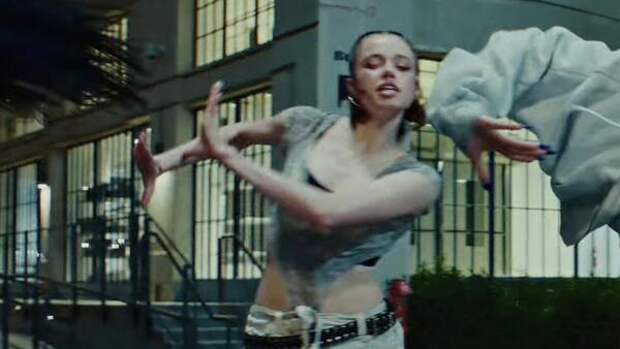 Отреклась теперь и от матери? Дочка Анджелины Джоли скрывает свою новую фамилию