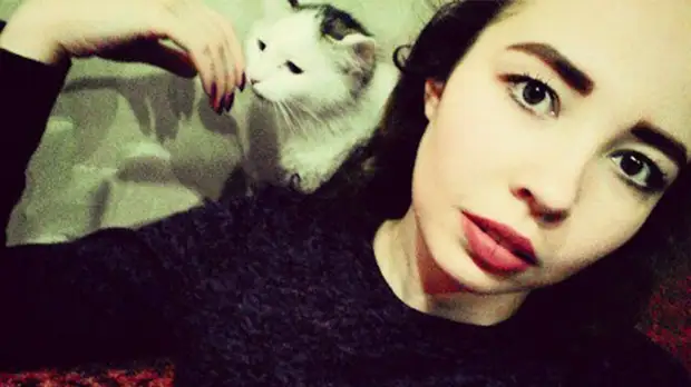 «Буду бороться до конца»: ударившей односельчанина ножницами студентке повторно дали условный срок