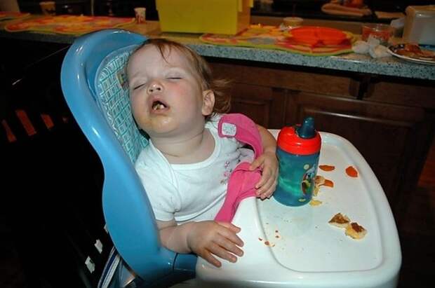 Дети, уснувшие во время еды ДЕТИ - цветы жизни