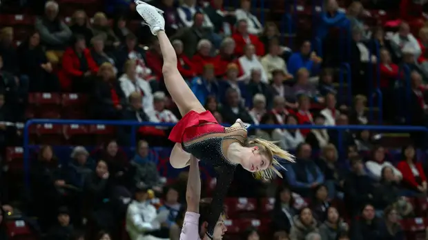 Медведева выразила соболезнования семье скончавшейся фигуристки Александровской