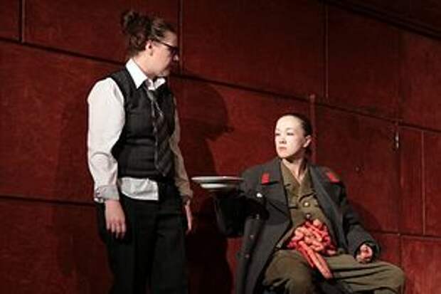 Сцена из спектакля «Лир. Комедия» по мотивам трагедии Шекспира. Режиссер-постановщик: К.Богомолов